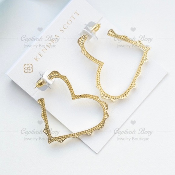 Kendra Scott Jewelry - KENDRA SCOTT Sophee Heart Hoop Earrings in Gold
